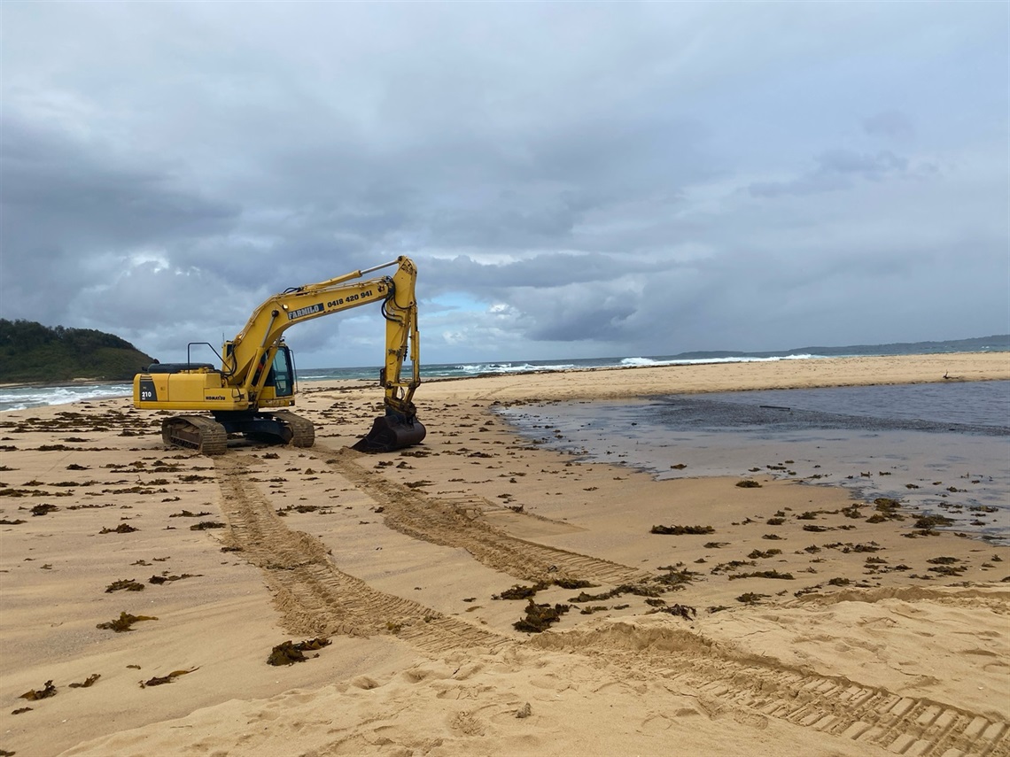 Tabourie Lake  excavator.jpeg